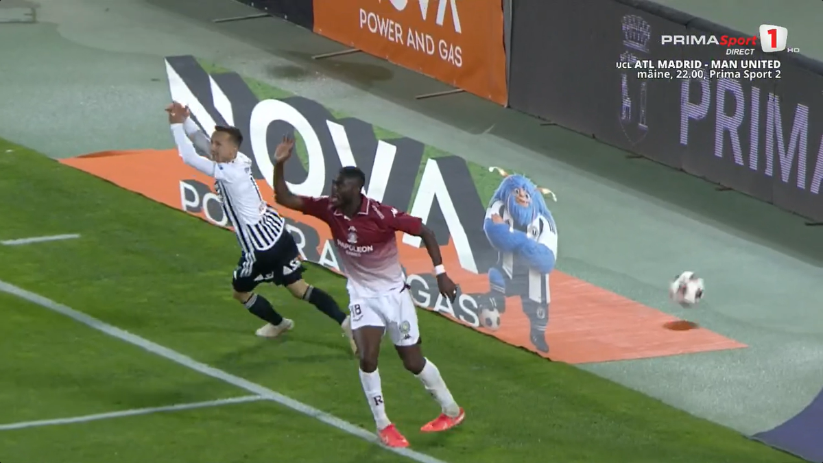 U Cluj a solicitat un penalty în meciul cu Rapid după un posibil henț al lui Sheriff Sinyan