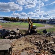 A început demolarea vechiului stadion din Hunedoara // foto: Facebook Corvinul Hunedoara