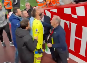 Acum au apărut imaginile: vedeta lui City, conflict cu fanii lui Liverpool după „măcelul” de pe Anfield