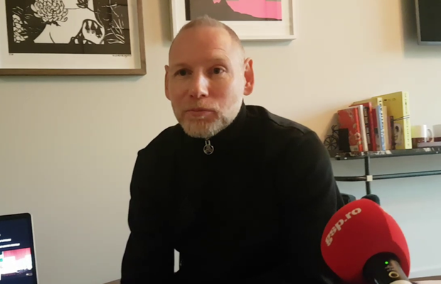 VIDEO+FOTO S-au lansat tricourile de joc pentru EURO 2020 » INTERVIU EXCLUSIV cu designerul Juergen Rank: „De data asta am zis «Fără vectori, fără pixeli, hai să facem ceva mai emoțional, creativ!»”