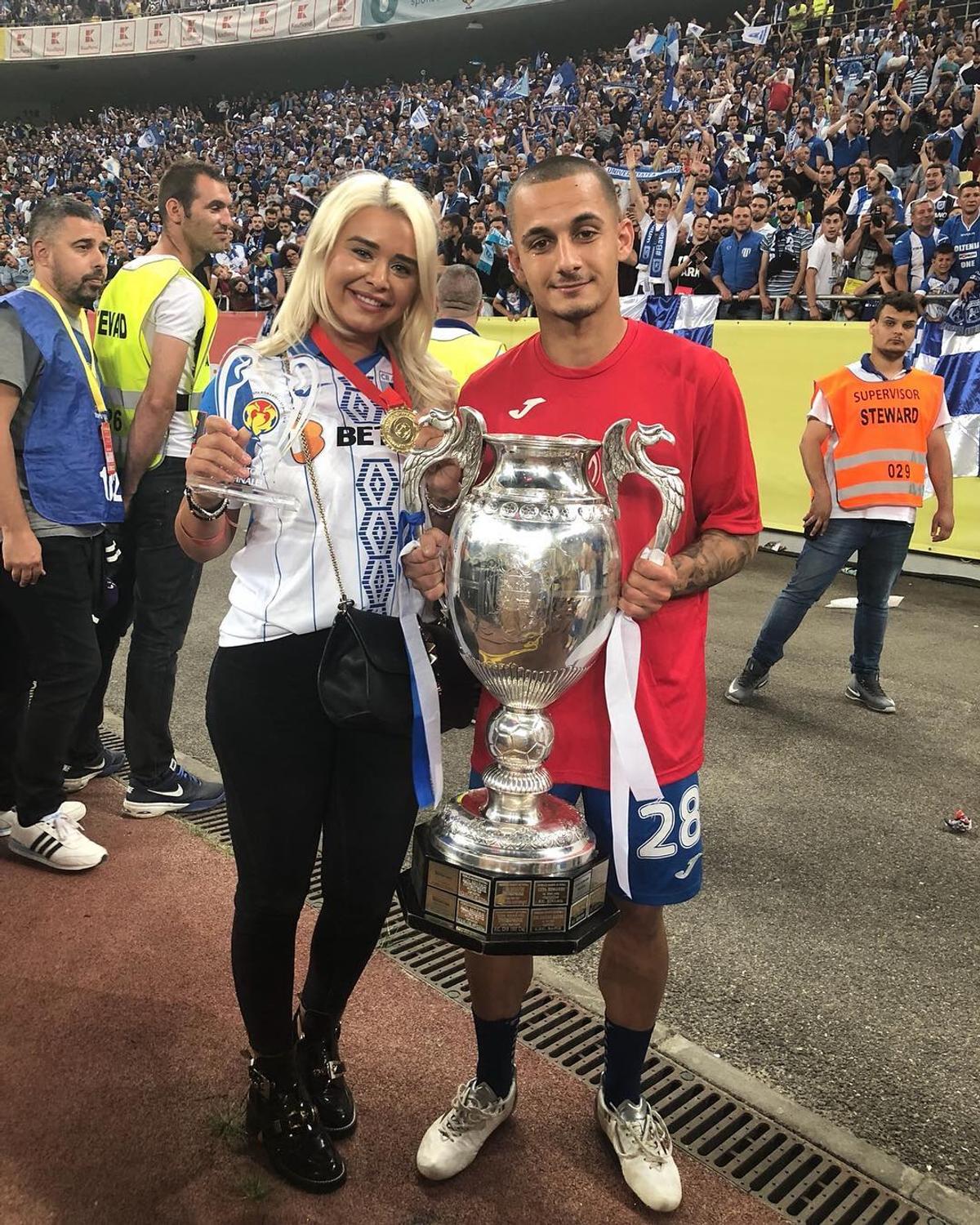 FOTO Mitriță a lăsat SUA pentru ea! Cum arată superba soție a fotbalistului