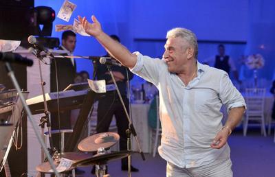 GSP LIVE // VIDEO Giovanni Becali și cafelele de 100 lei » „Recent s-a întâmplat. A îmbătrânit, dar tot stilul ăla bagabonțesc îl are”
