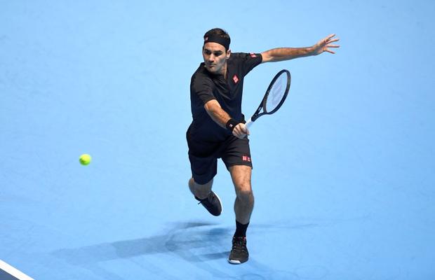 TURNEUL CAMPIONILOR // VIDEO Roger Federer îl învinge pe Mattia Berrettini! Urmează duel-șoc cu Novak Djokovic pentru calificare