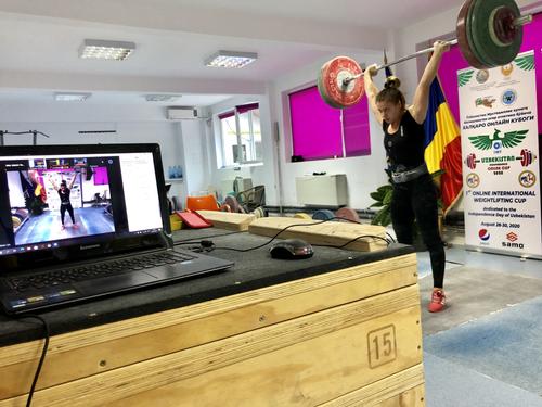 Loredana Toma la concursul desfășurat online