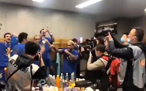 Cosmin Olăroiu (51 de ani) este campionul Superligii chineze cu Jiangsu Suning, în premieră în istoria clubului din Nanjing.