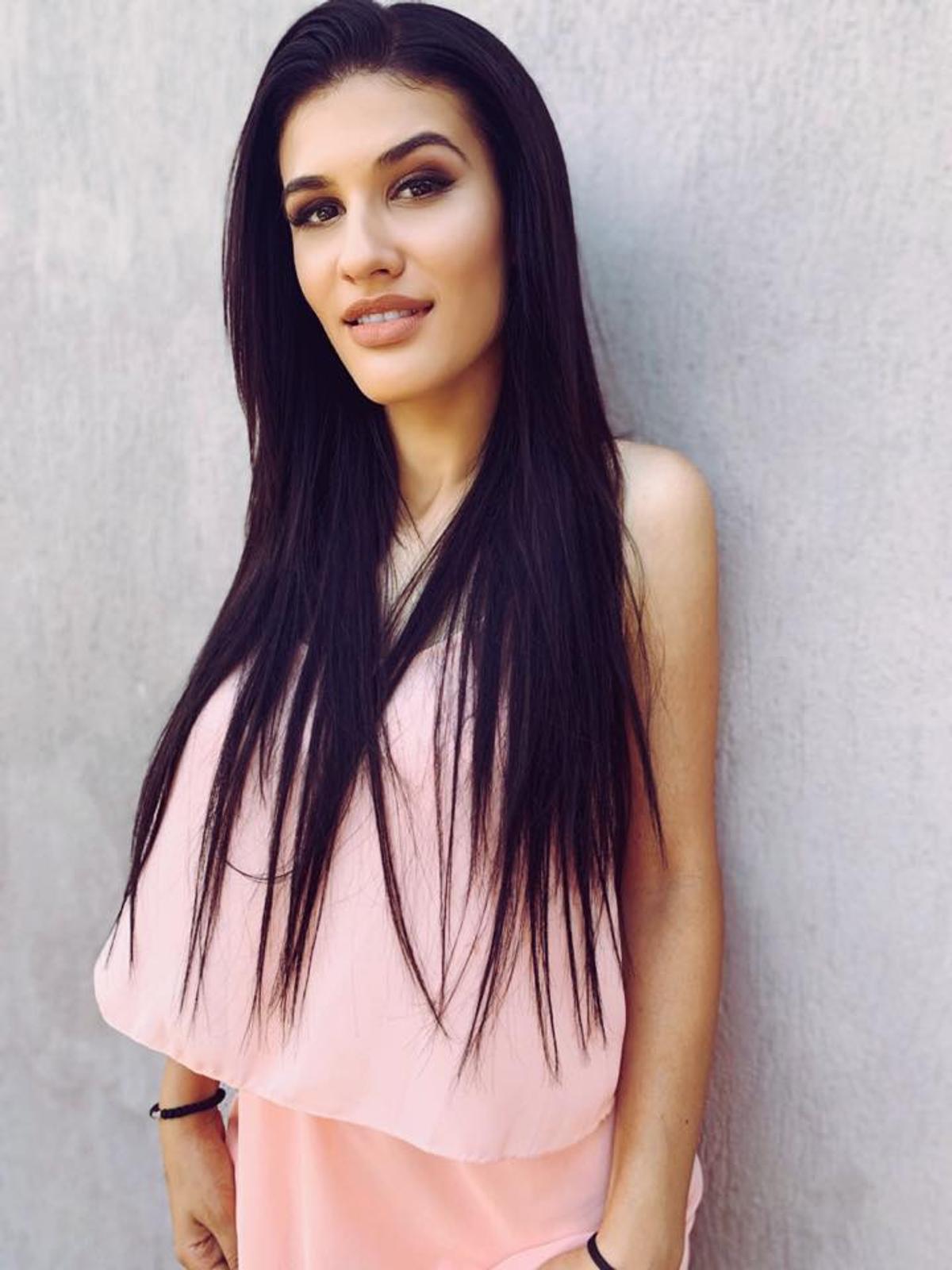 GALERIE FOTO Arbitra care merge la Miss World » Frumoasa țării vorbește 4 limbi și studiază jurnalismul