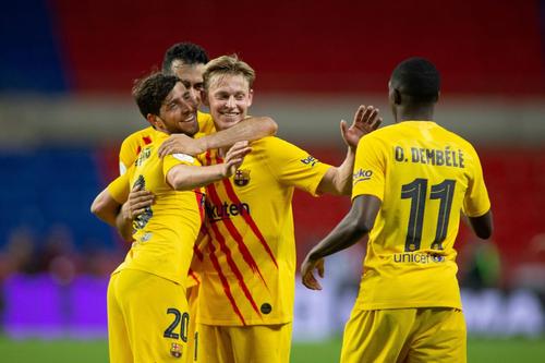 Ousmane Dembele (n.r. - numărul 11) este primul jucător care a încălcat noile reguli ale lui Xavi
Foto: Imago