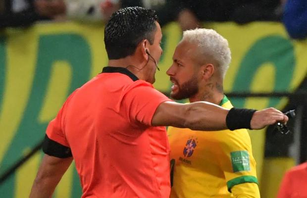 Neymar a urlat și l-a împins pe arbitru! Reacția stranie a „centralului”