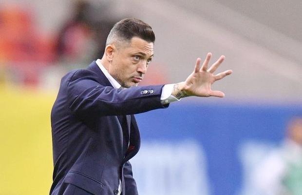 Mirel Rădoi, susținut puternic: „A fost cel mai interesat, cel mai atent. Mi-am dat seama că învață non-stop” + „Nu văd niciun motiv să plece!”