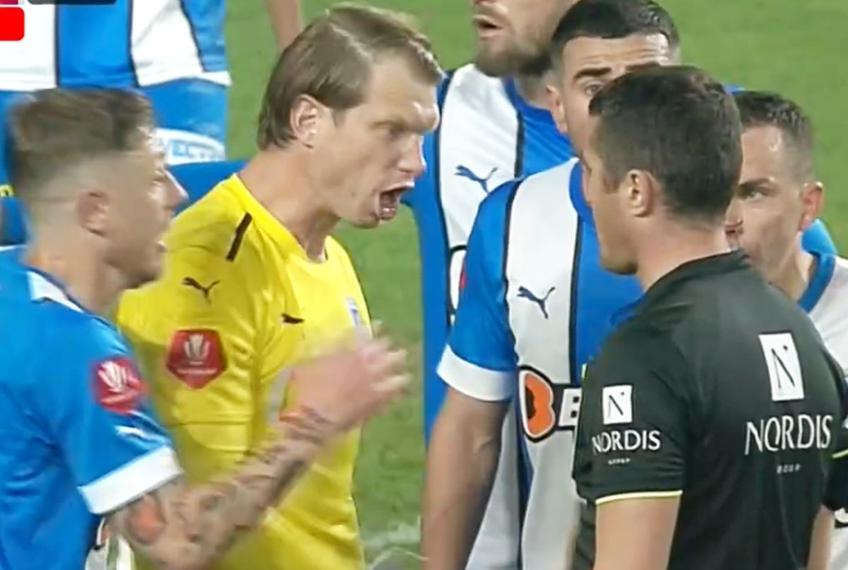 Giedrius Arlauskis a urlat în fața arbitrului Viorel Cojocaru // foto: captură DigiSport