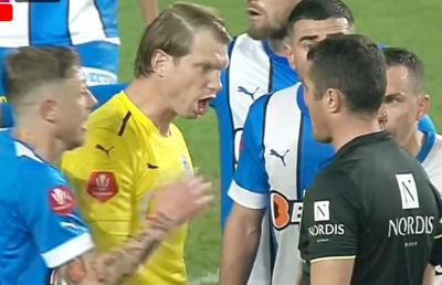 Arlauskis a cedat nervos! A urlat la arbitru în Rapid - CSU Craiova și a fost pedepsit