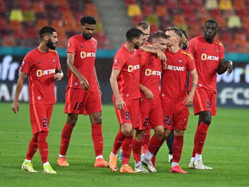 Radu Boboc (primul din stânga) va pleca de la FCSB la Farul, a anunțat Gigi Becali.
Foto: Imago