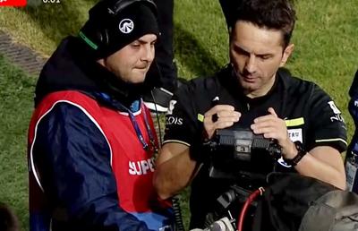 „VAR” improvizat în Liga 1 » Scene de tot râsul la Ploiești, după faza de penalty din Chindia - Farul