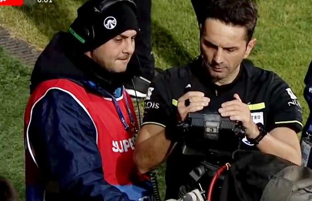 „VAR” improvizat în Liga 1 » Scene de tot râsul la Ploiești, după faza de penalty din Chindia - Farul
