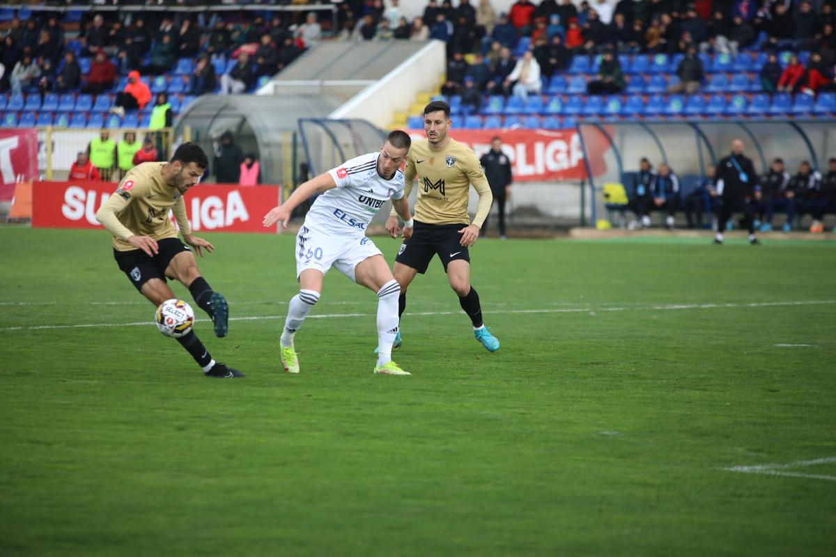 FC Botoșani - FC Voluntari 3-3 » Cu de toate! Meci fabulos la Botoșani: goluri multe, eliminări, penalty-uri ratate și repetate