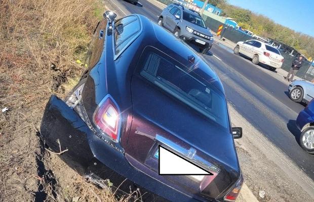Gigi Becali, implicat într-un accident! A intrat cu Rolls Royce-ul în șanț și s-a contrazis în declarații: „Păi, nu trebuie să merg la Poliție?!