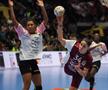 Imaginile săptămânii în sportul european vin din Polivalentă » Adversara Rapidului a urcat în peluză și a cântat cu galeria giuleștenilor