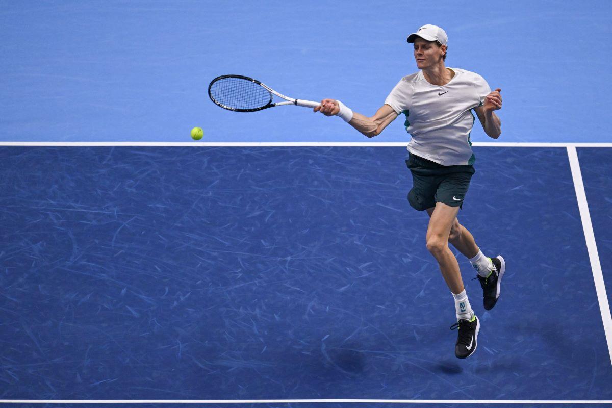 Jannik Sinner, prima victorie la ATP Finals » 85 de minute de control și agresivitate în fața lui Stefanos Tsitsipas
