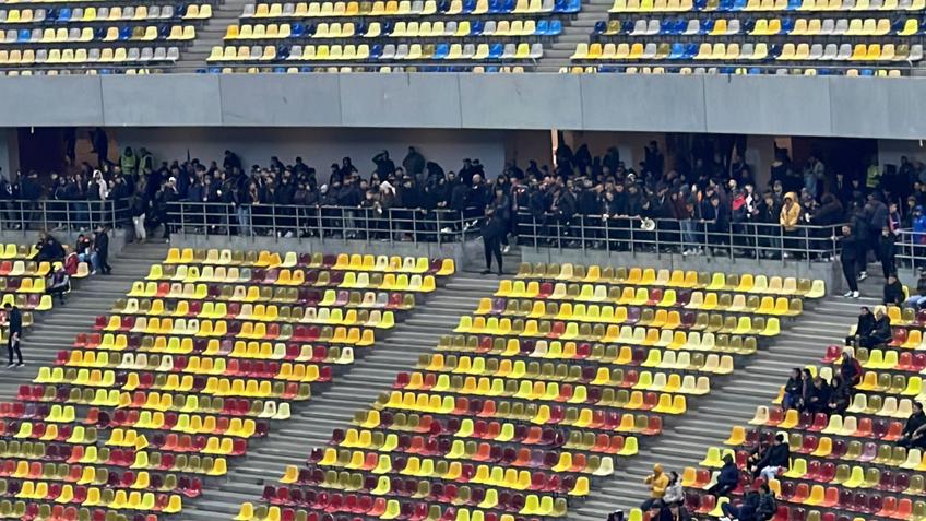 Peluza Nord a celor de la FCSB a protestat înaintea meciului cu FCU Craiova, de pe Arena Națională. De vină sunt rezultatele sub așteptări din ultima perioadă.