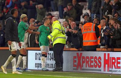 Kieran Trippier s-a certat cu un fan al lui Newcastle la finalul meciului cu Bournemouth: „Ai idee câți fotbaliști accidentați avem?”