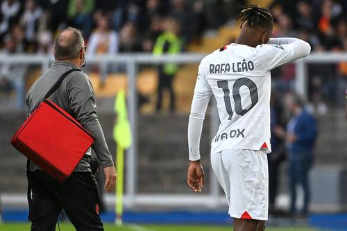Rafael Leao s-a accidentat în meciul cu Lecce // foto: Imago Images