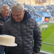 Sorin Cârțu și-a făcut ziua pe stadion! Moment emoționant înaintea startului meciului din Bănie