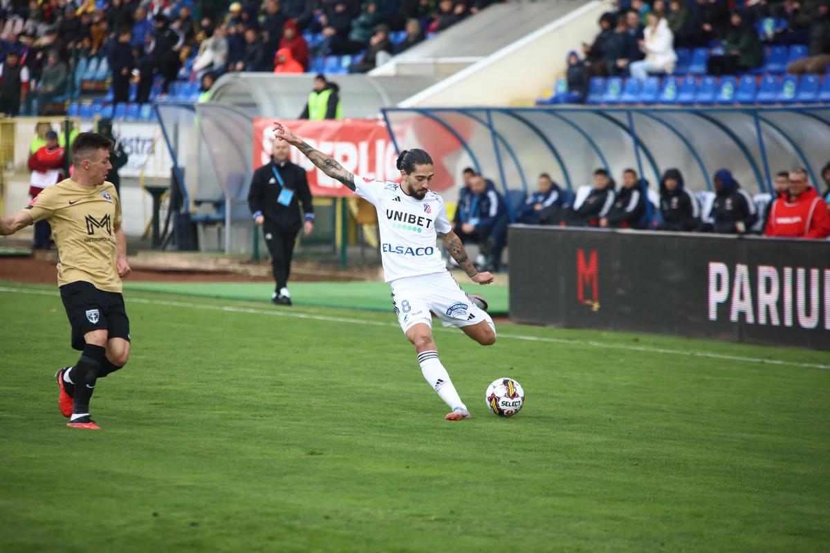 FC Botoșani - FC Voluntari 3-3 » Cu de toate! Meci fabulos la Botoșani: goluri multe, eliminări, penalty-uri ratate și repetate