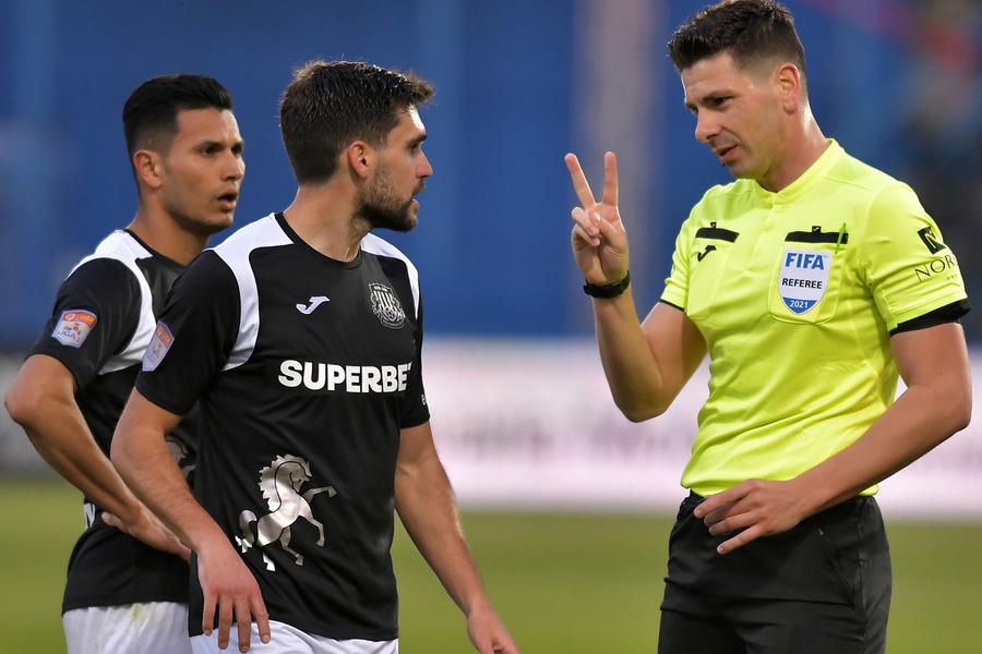 „Centralul” acuzat că ține cu FCSB va arbitra meciul de titlu al campioanei cu U Cluj! » Cum l-a descris Gigi Becali: „Se vede pe fața lui”