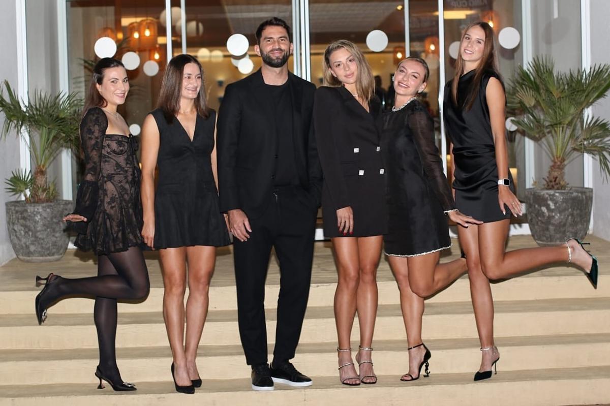 Jucătoarele din echipa de BJK Cup a României au ales negrul pentru dineul oficial de la Malaga! Apariție elegantă