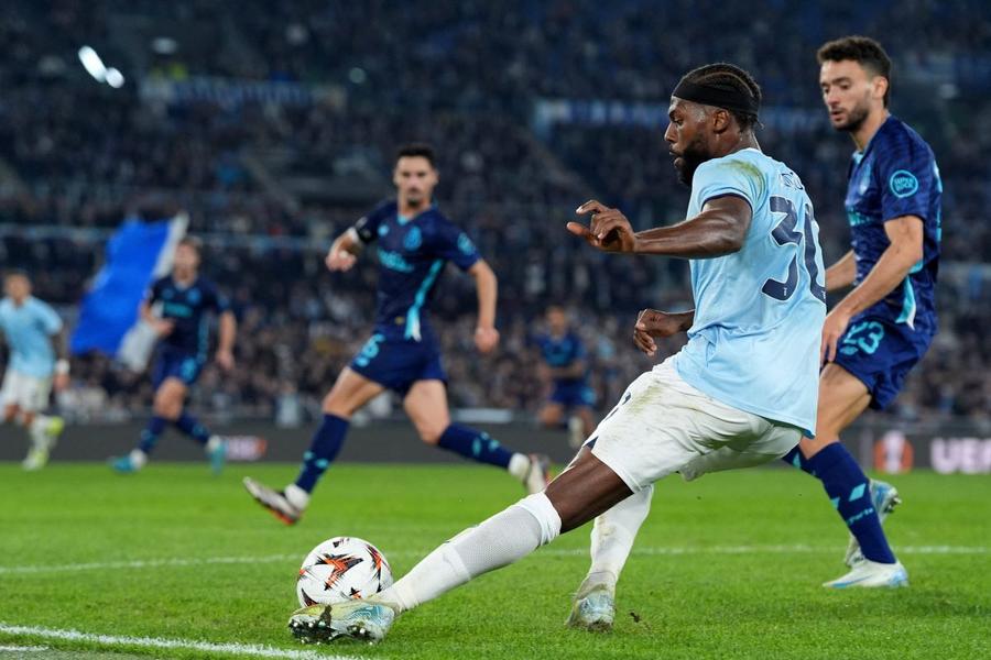 Nuno Tavares, în singurul meci în care a fost utilizat la Lazio de Marco Baroni în grupa din Europa League, 89 de minute cu FC Porto (2-1) / Foto: Imago Revoluția de catifea. Antrenorul care a lucrat cu patru români e creatorul revelației stagiunii din Serie A!