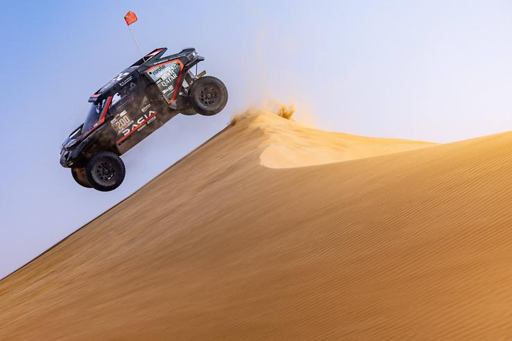 Nasser Al-Attiyah și Dacia Sandrider, imagini din 2025 // foto: Imago
