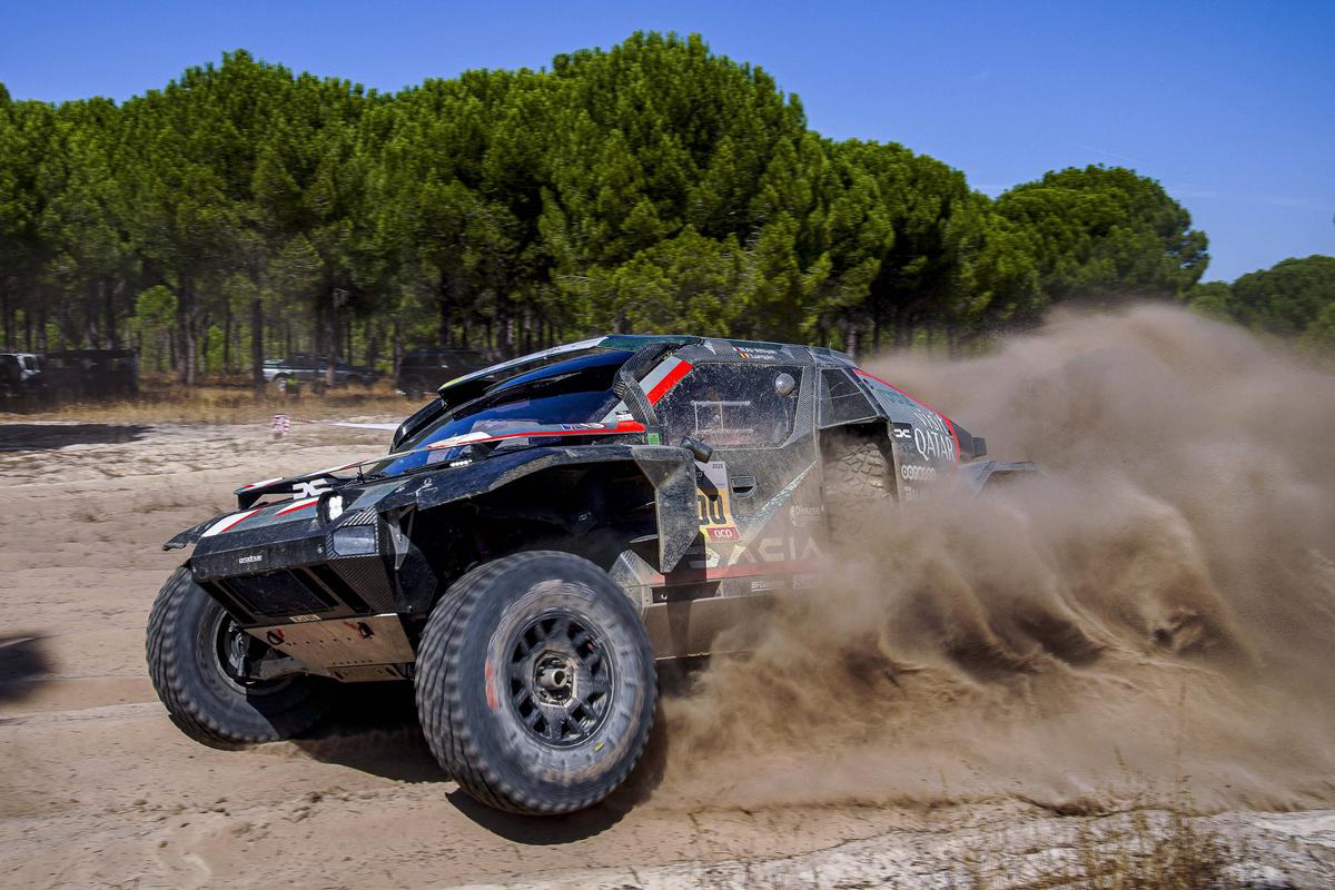 Nasser Al-Attiyah și Dacia Sandrider, imagini din 2025 // foto: Imago