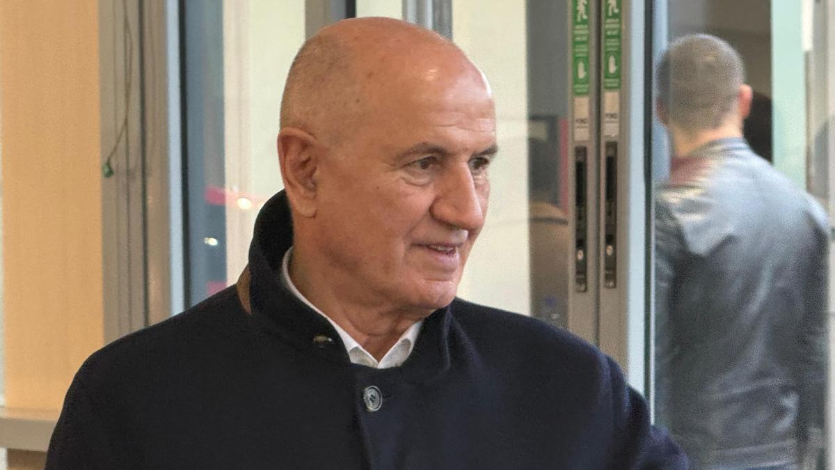„Are viteză Dinamo spre titlu?” » Dintr-o mașină retro, Florentin Petre a răspuns fără să ezite: „Îți dai seama ce tură dau cu Zeljko?”
