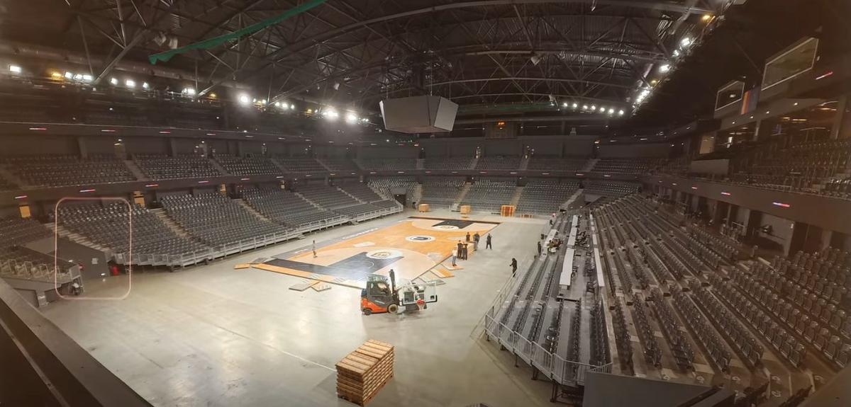 Imagini senzaționale! Ieri au jucat handbal în Europa, azi au transformat TOTAL cea mai nouă sală din România: au muncit toată noaptea pentru un alt eveniment sportiv major