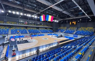 Imagini senzaționale! Ieri au jucat handbal în Europa, azi au transformat TOTAL cea mai nouă sală din România: au muncit toată noaptea pentru un alt eveniment sportiv major