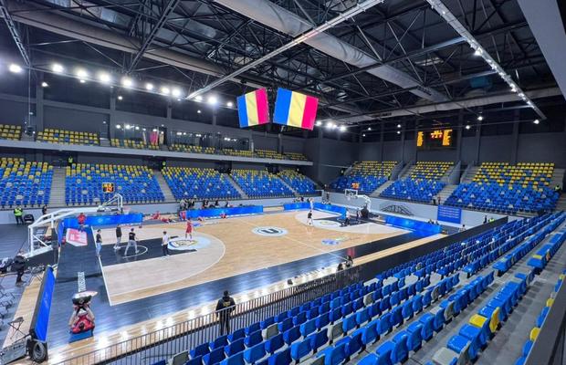 Imagini senzaționale! Ieri au jucat handbal în Europa, azi au transformat TOTAL cea mai nouă sală din România: au muncit toată noaptea pentru un alt eveniment sportiv major