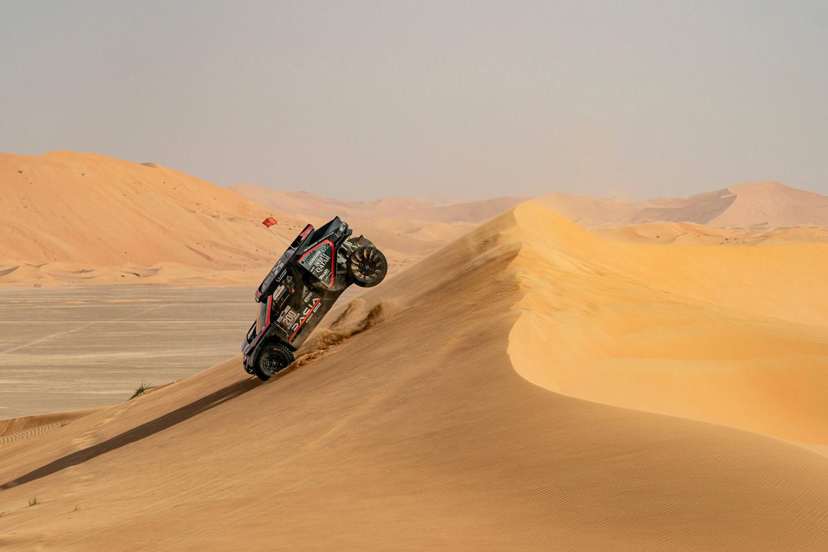 Nasser Al-Attiyah și Dacia Sandrider, imagini din 2025 // foto: Imago