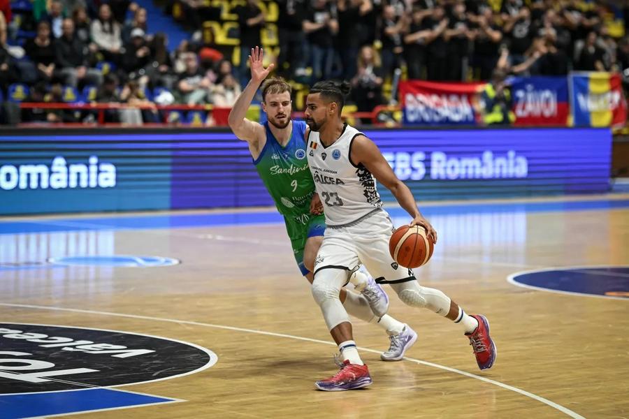 Gian Clavell, principalul marcator al lui CS Vâlcea 1924/Foto: fiba.basketball CSM CSU Oradea, aproape de calificarea în faza secundă a FIBA Europe Cup » CSM Corona Brașov și CS Vâlcea 1924, eliminate din competiție
