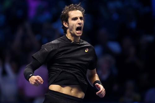 Lorenzo Musetti sărbătorind victoria în meciul 2 la ATP Finals contra lui Alex de Minaur  Foto: Imago Images