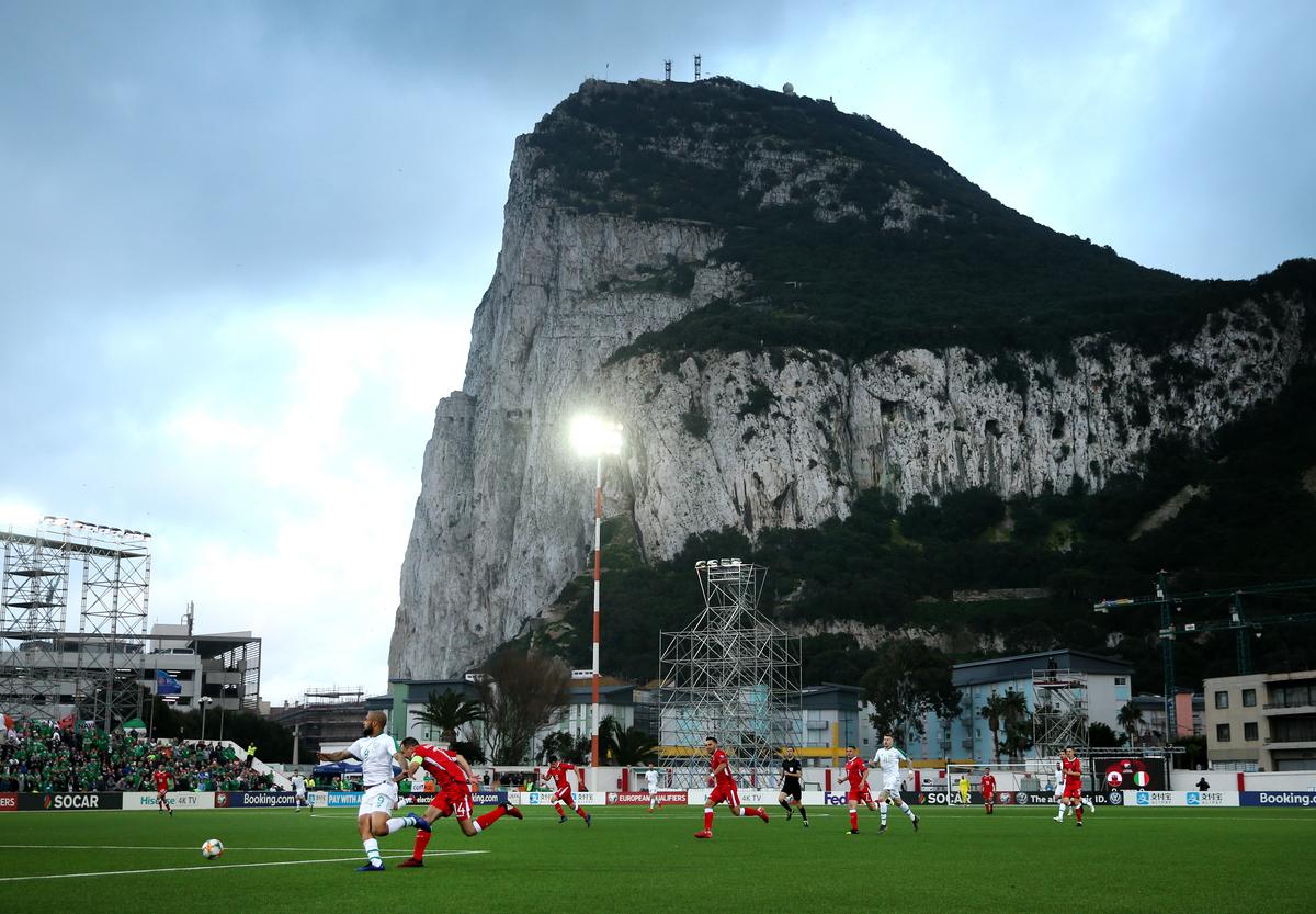 Iată TOP 10 cele mai spectaculoase stadioane din lume!
