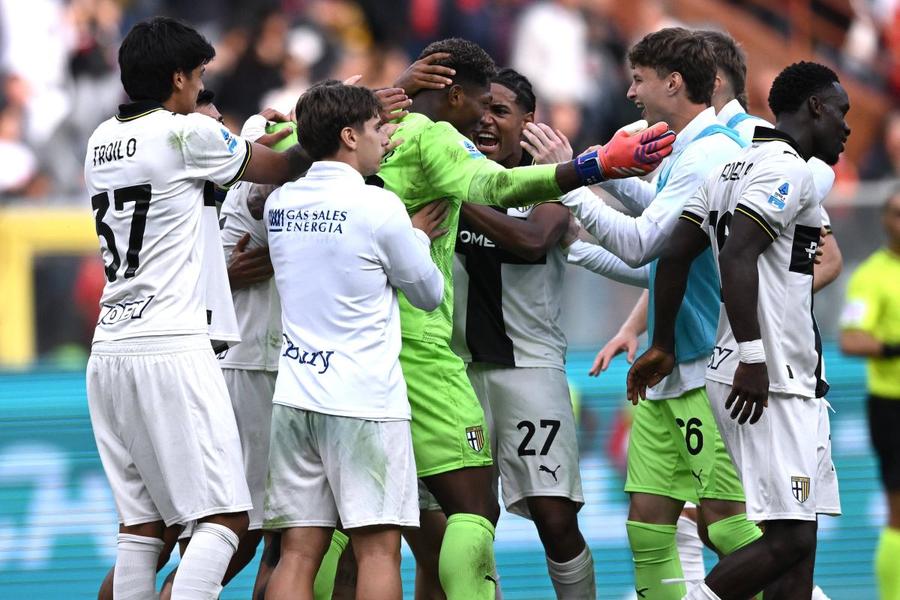 Here we go! PSG își ia portar de la Parma » Japonezul Zion Suzuki poate fi însă împrumutat înapoi în Serie A!