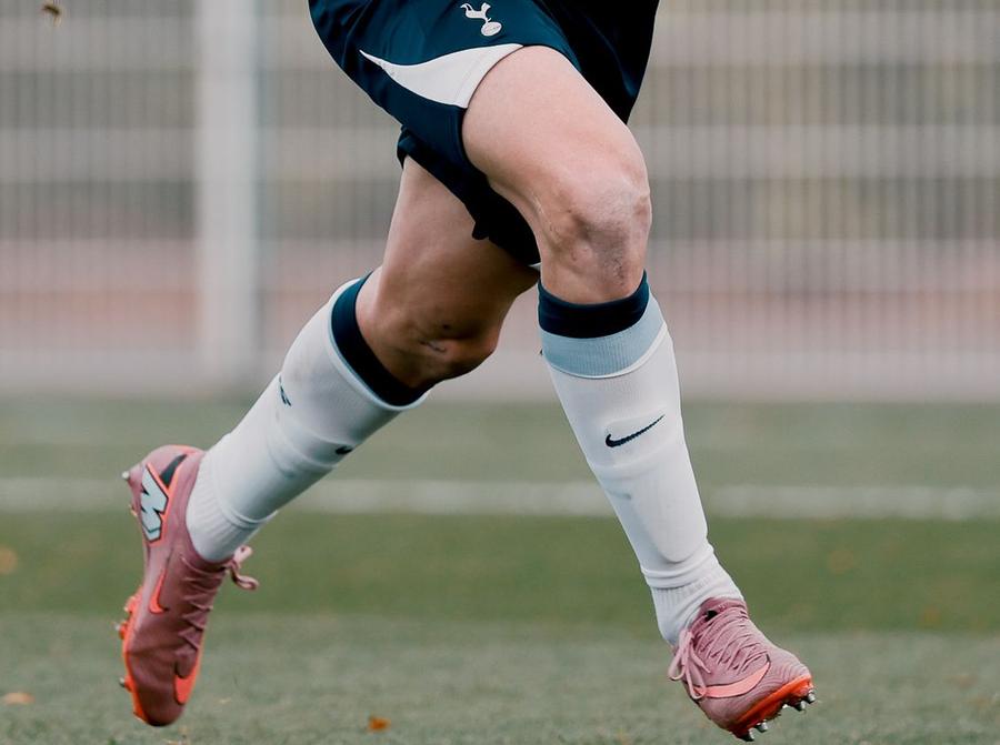 Așa arată acum genunchiul lui Radu Drăgușin Tottenham a făcut anunțul despre Radu Drăgușin » Thomas Frank: „Da, foarte fericit! Este foarte aproape”