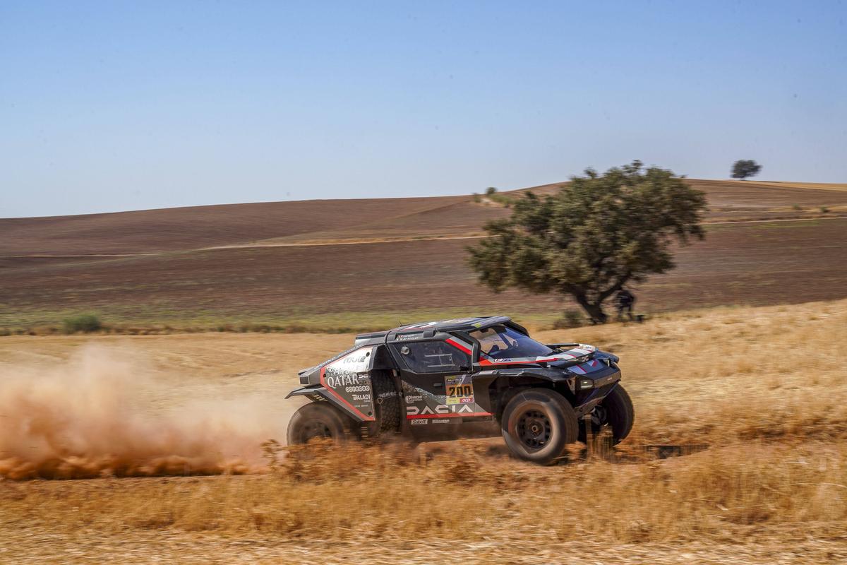 Nasser Al-Attiyah și Dacia Sandrider, imagini din 2025 // foto: Imago