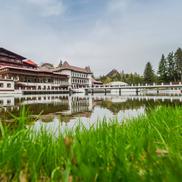 Hotelul din Poiană care i-a găzduit pe șefii de cluburi din prima ligă / Sursă foto: Facebook