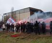 VIDEO + FOTO Torțe roș-albastre în ploaie » Suporterii lui FCSB le-au făcut o surpriză jucătorilor: imagini spectaculoase filmate azi în Berceni