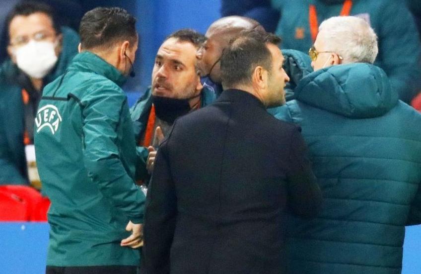 Nana Falemi (46 de ani), devenit cunoscut în fotbalul românesc după anii petrecuți la Steaua, a declarat că va discuta cu Pierre Webo