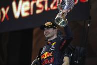 Final INCENDIAR în Formula 1! Verstappen, campion mondial după ce l-a depășit pe Hamilton în ultimul tur al sezonului