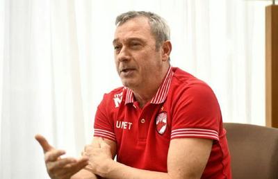 Mircea Rednic, conferință cu cărțile pe față! Totul despre ruptura din vestiar: „Ei sunt plătiți să joace, nu să mă schimbe! Cum să arunc prosopul?”