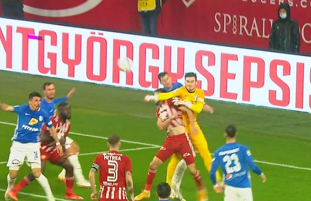 SEPSI - FARUL 1-0. Două decizii la limită în prima repriză, ambele împotriva lui Hagi