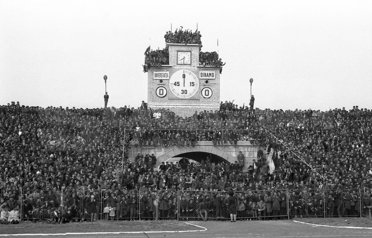 45 de ani de la ultimul meci al lui Ion Oblemenco în Divizia A, înainte să fie dat afară de la Craiova » De ce e „Tunarul din Bănie” cel mai iubit fotbalist din istoria Universității